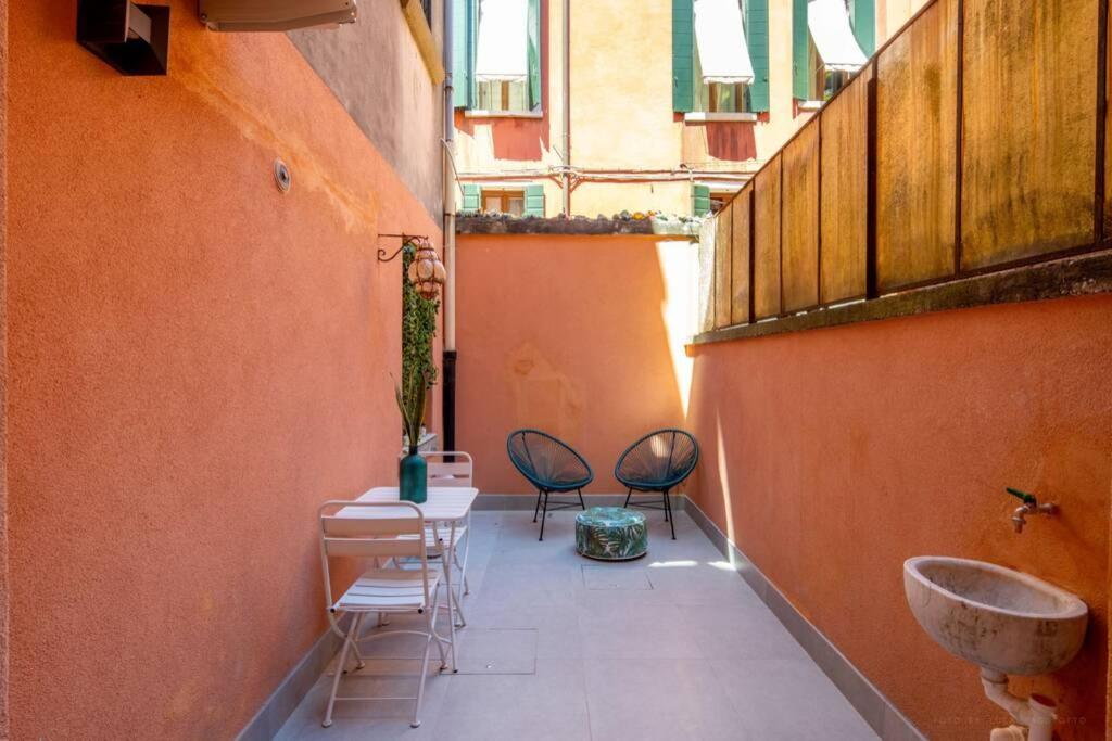 Ormesini Private Courtyard Apartment
